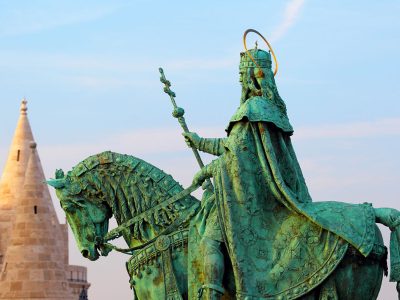 Saint_Istvan_Monument_in_Budapest